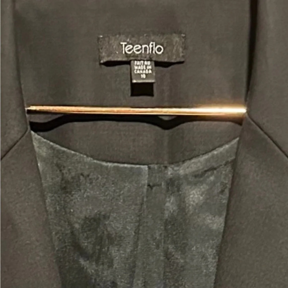 TeenFlo  wool blend vintage classic black blazer size 10 in good condition - Picture 2 of 6